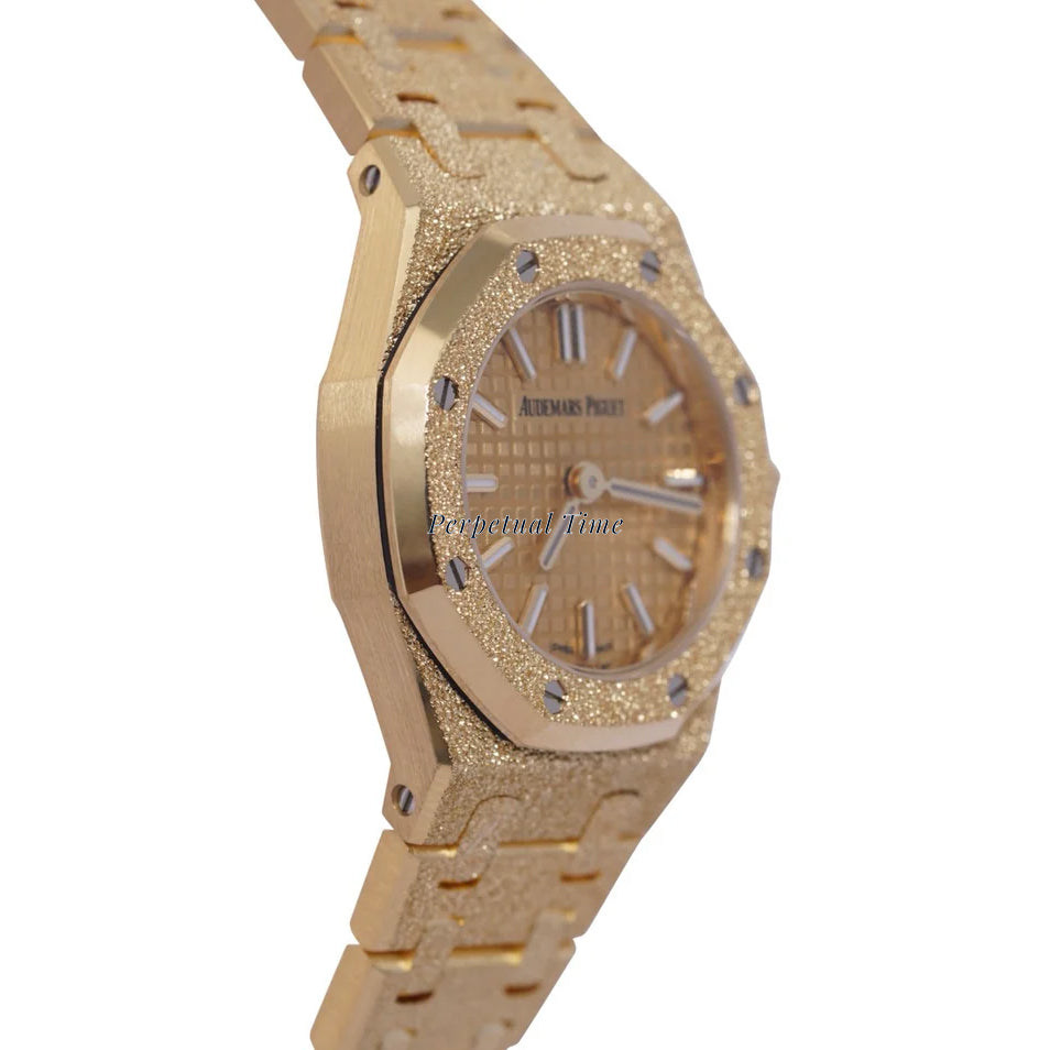 Audemars Piguet Royal Oak Frosted Ladies 67630BA.GG. | Yellow dial | Full Gold |
