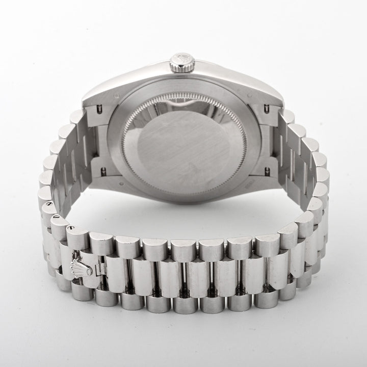 Rolex Day-Date 40 mm Platinum 228206 Olive Green Dial | Roman Numeral Hour Markers, Smooth bezel