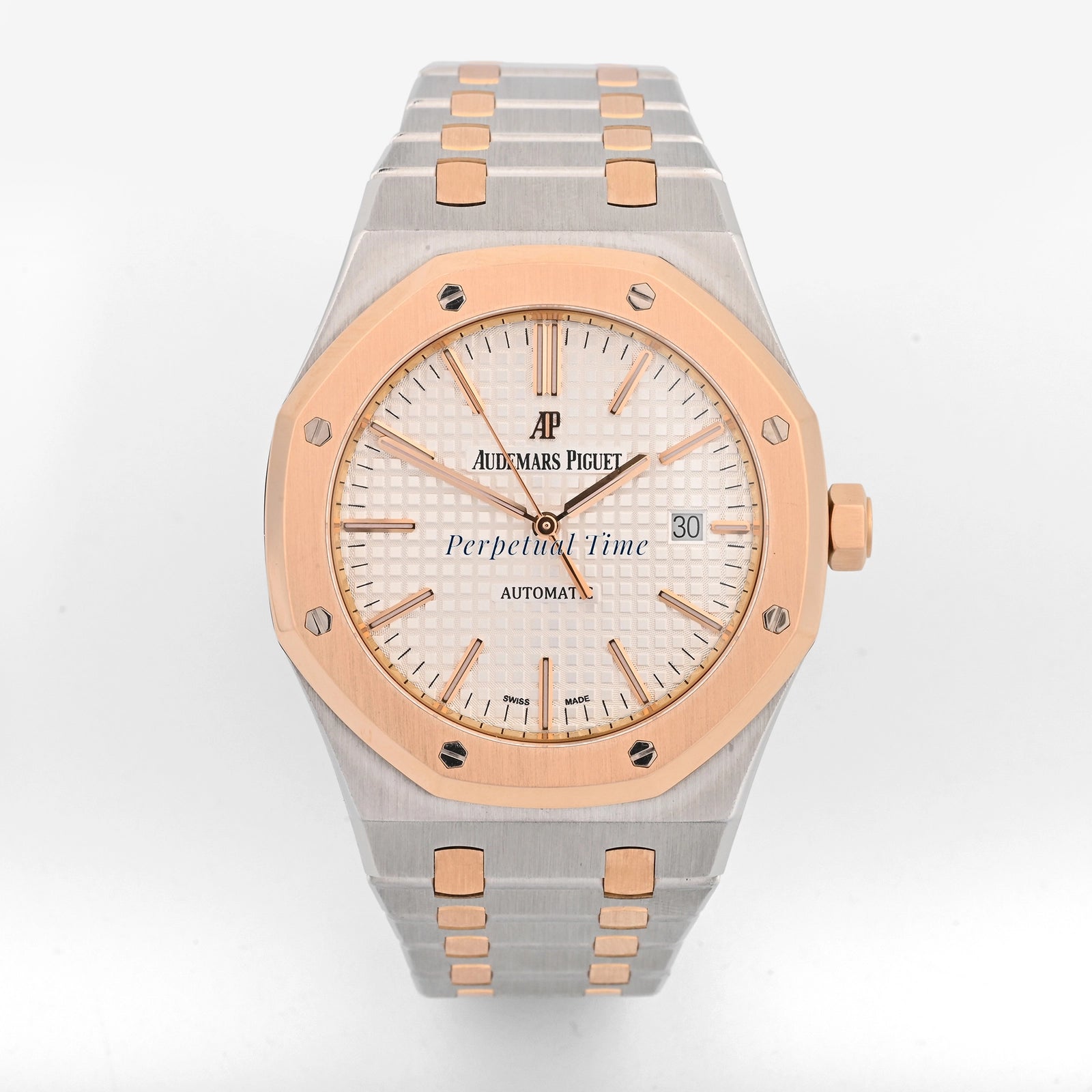 Audemars Piguet Royal Oak Selfwinding White Dial on Bracelet 15400SR.OO.1220SR.01 Papers 2017