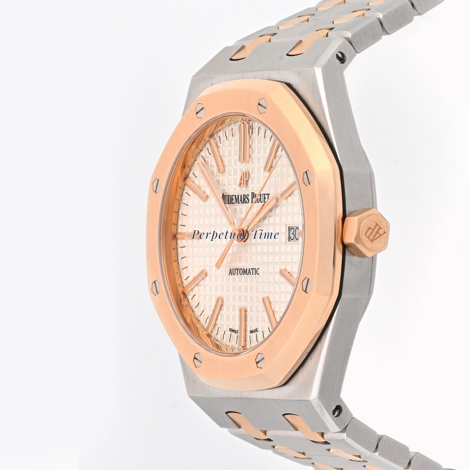 Audemars Piguet Royal Oak Selfwinding White Dial on Bracelet 15400SR.OO.1220SR.01 Papers 2017