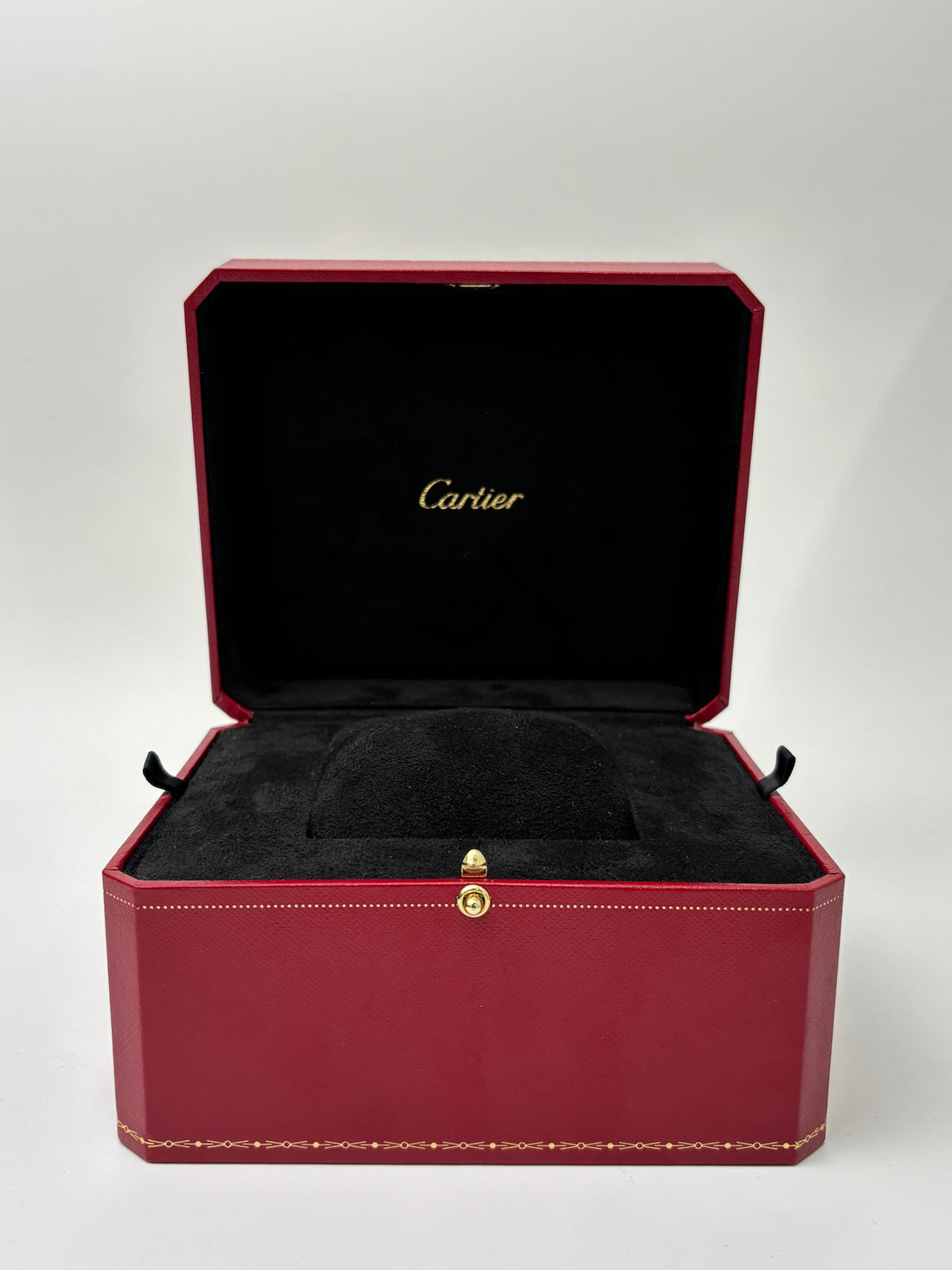 Cartier Baignoire 18mm Yellow Gold 1960 White  Dial | Roman Numerals hour markers, Smooth bezel
