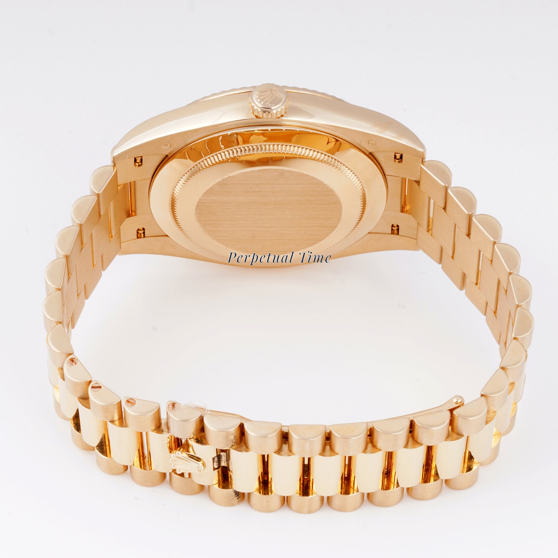 Rolex Day-Date 40 Yellow Gold 228238 Champagne Dial | Index hour markers, Fluted bezel