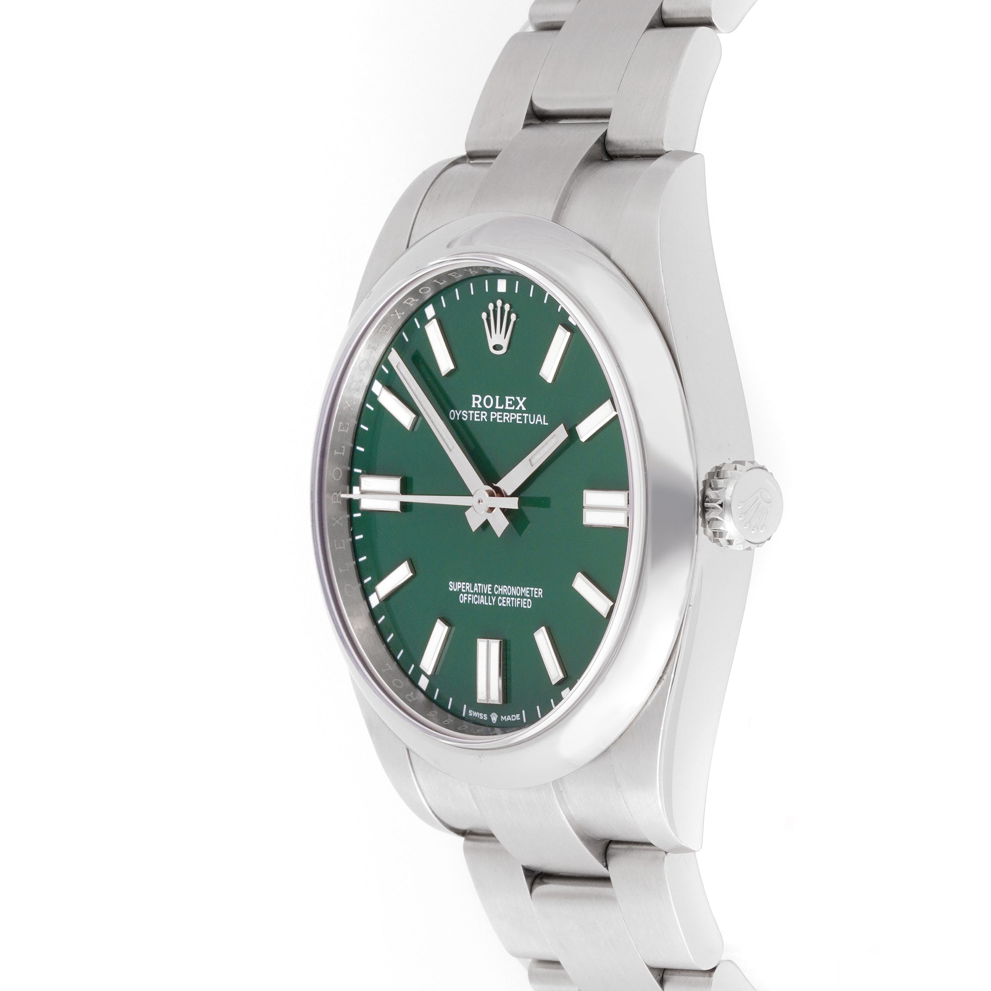 Rolex Oyster Perpetual 41mm Stainless Steel 124300 Green Dial | Index hour markers, Smooth bezel