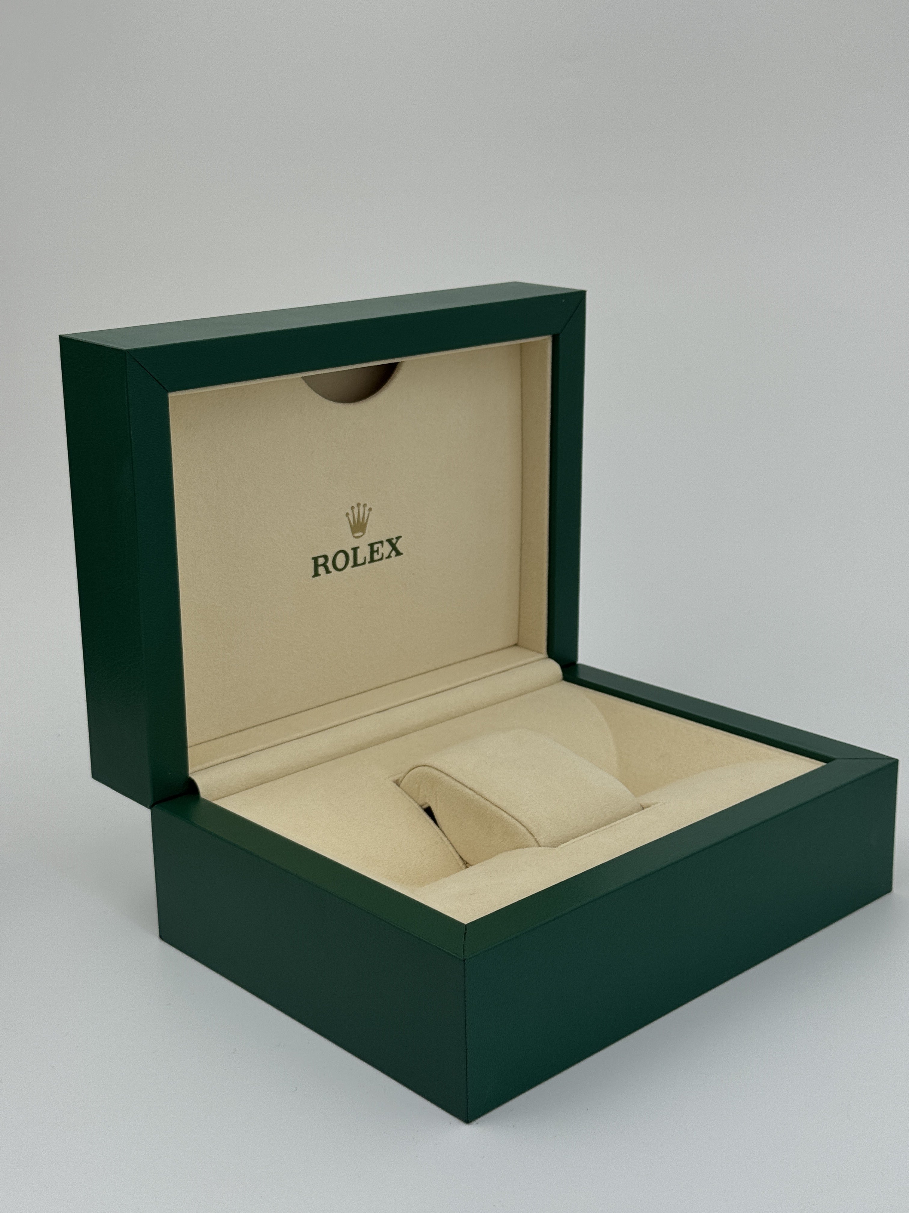 Rolex Datejust 26mm Stainless Steel & Yellow Gold 179173 Silver Dial | Diamond hour markers, Fluted bezel