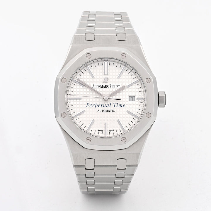 Audemars Piguet Royal Oak Selfwinding White Dial on Bracelet 15400ST.OO.1220ST.02 Card 2017