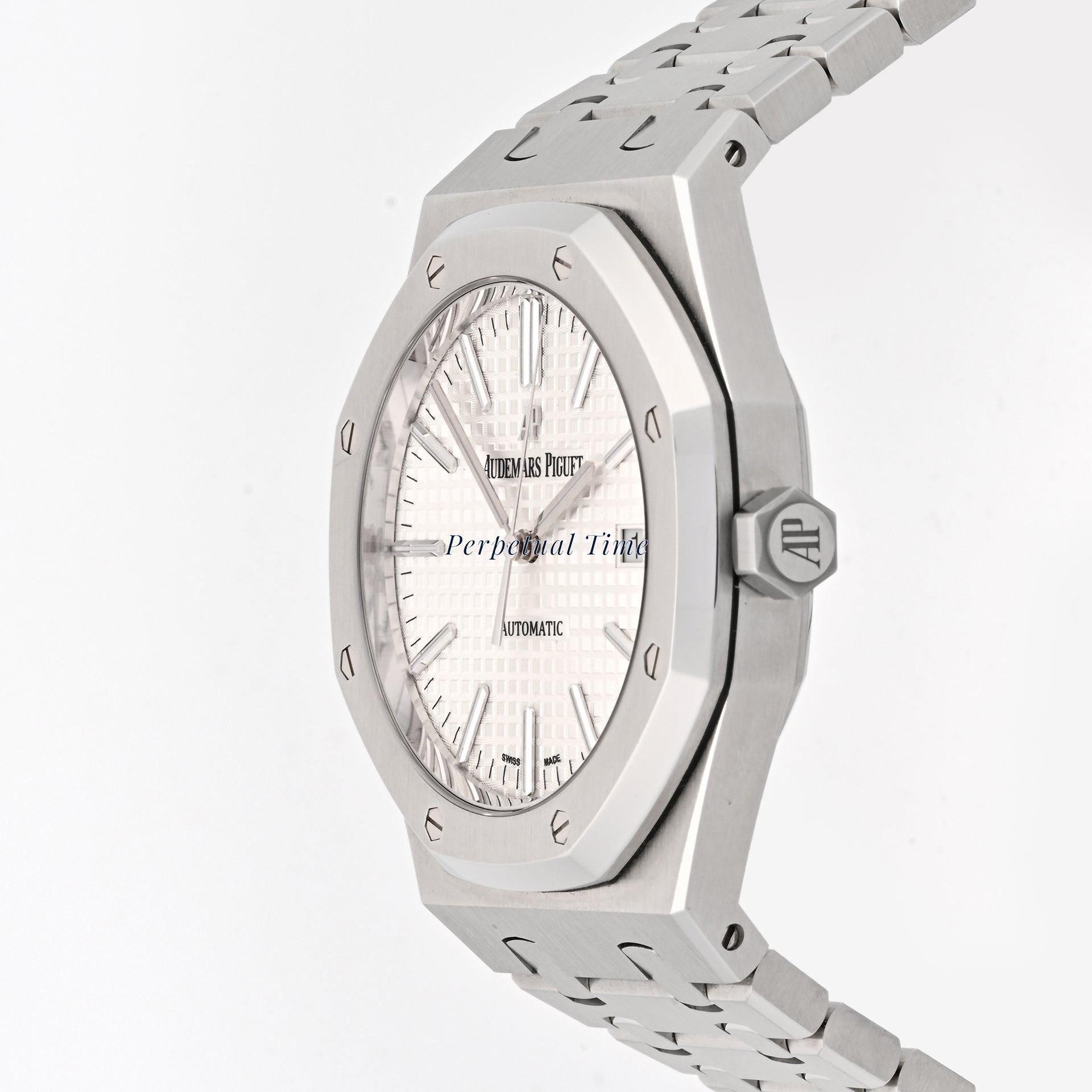 Audemars Piguet Royal Oak Selfwinding White Dial on Bracelet band 15400ST.OO.1220ST.02 Card 2017