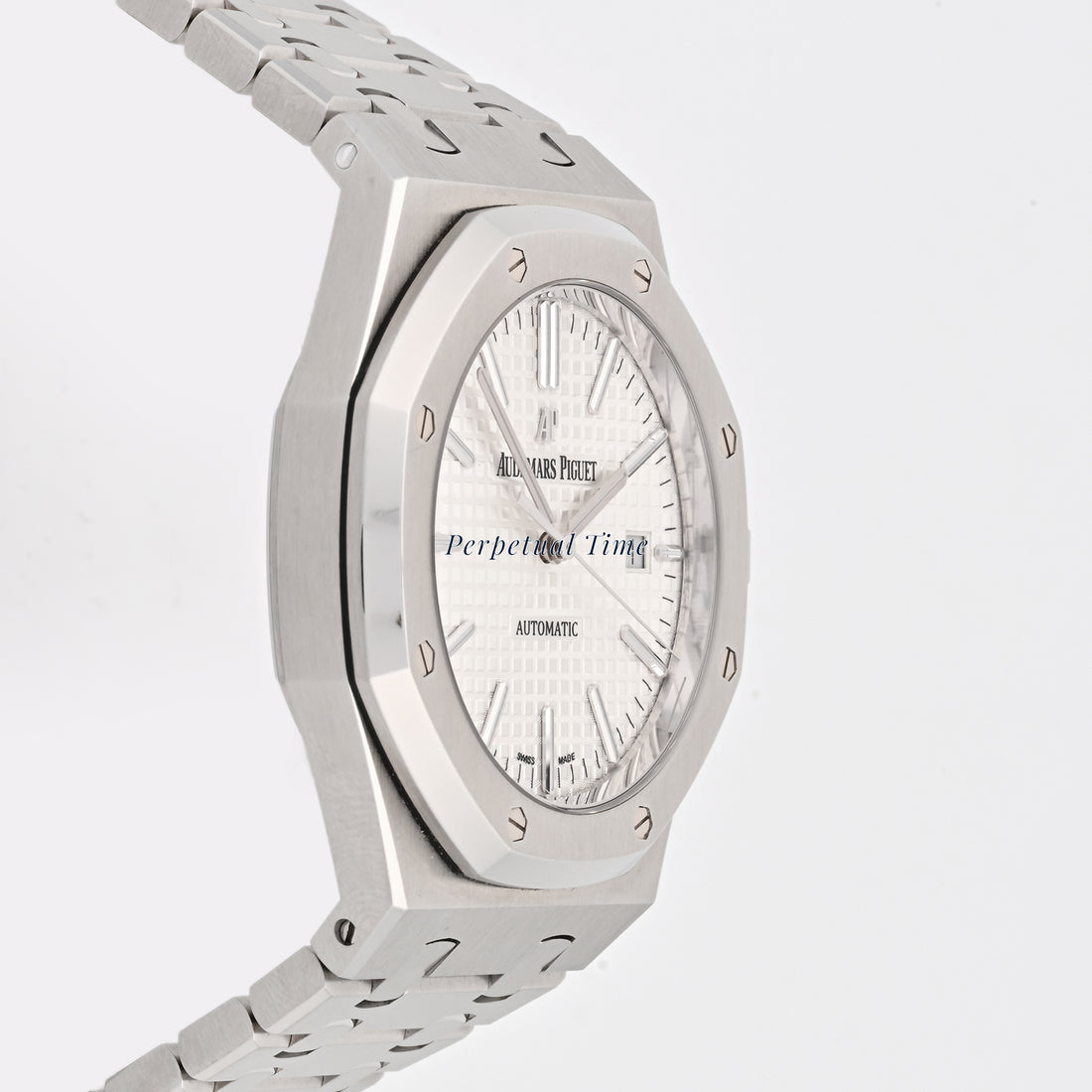 Audemars Piguet Royal Oak Selfwinding White Dial on Bracelet band 15400ST.OO.1220ST.02 Card 2017