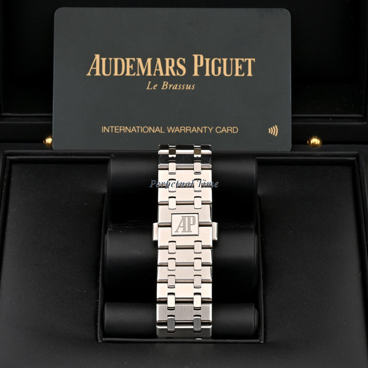 Audemars Piguet Royal Oak Selfwinding White Dial on Bracelet band 15400ST.OO.1220ST.02 Card 2017