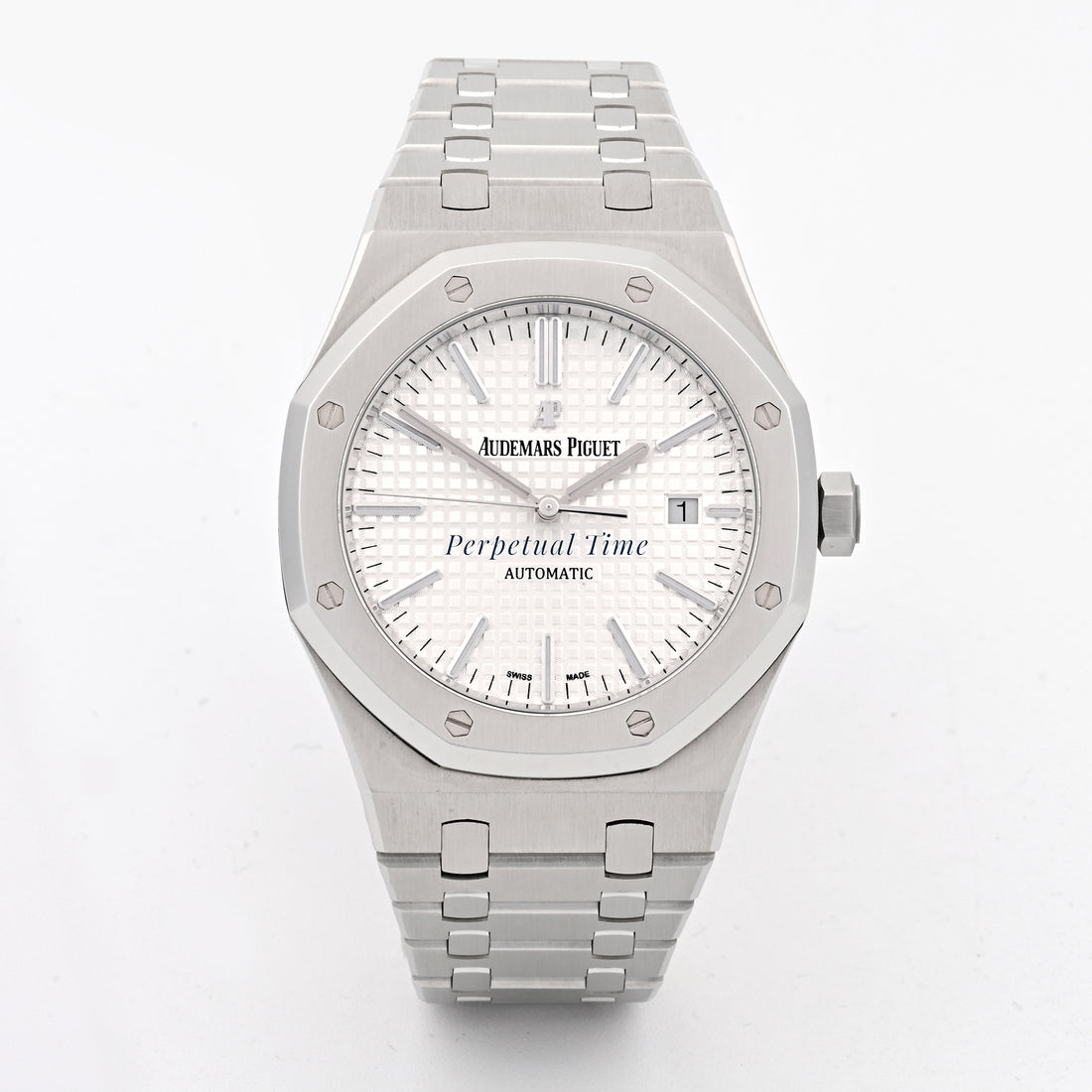 Audemars Piguet Royal Oak Selfwinding White Dial on Bracelet band 15400ST.OO.1220ST.02 Card 2017