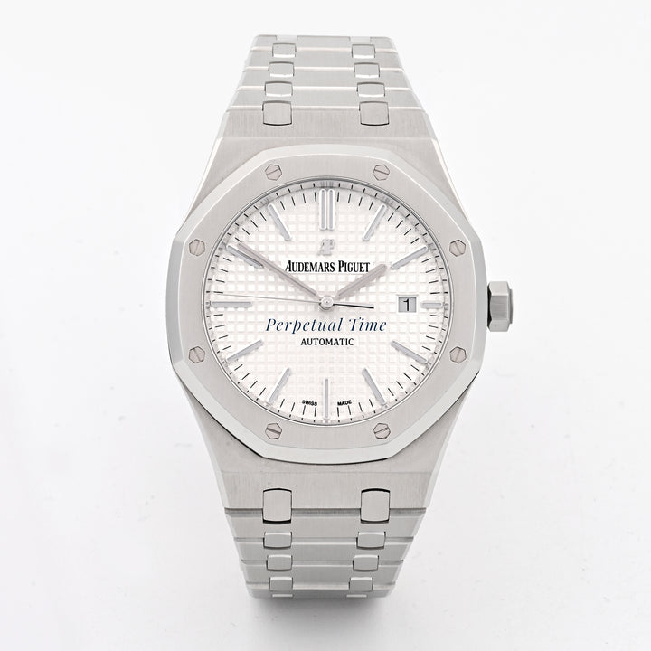 Audemars Piguet Royal Oak Selfwinding White Dial on Bracelet band 15400ST.OO.1220ST.02 Card 2017