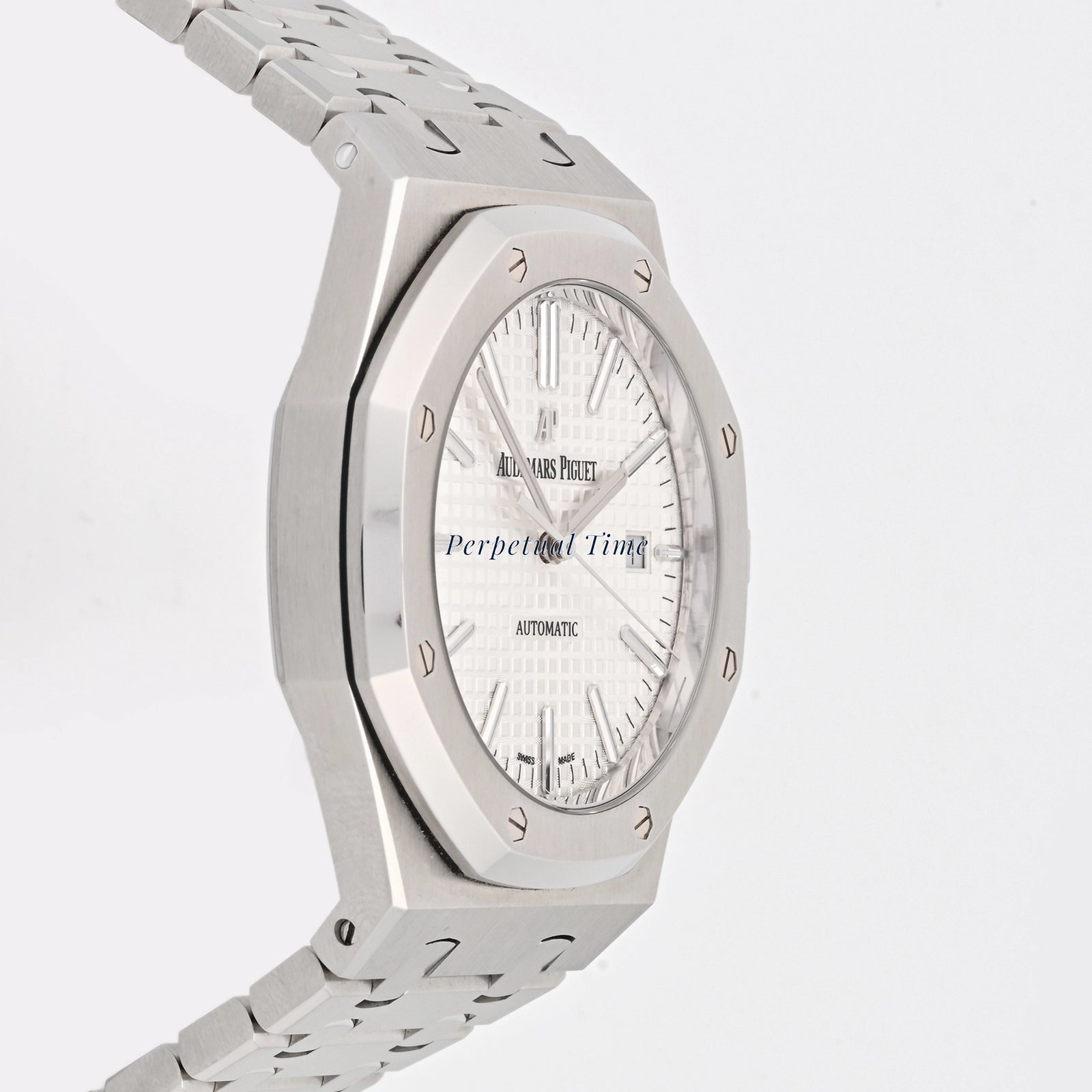 Audemars Piguet Royal Oak Selfwinding White Dial on Bracelet 15400ST.OO.1220ST.02 Card 2017